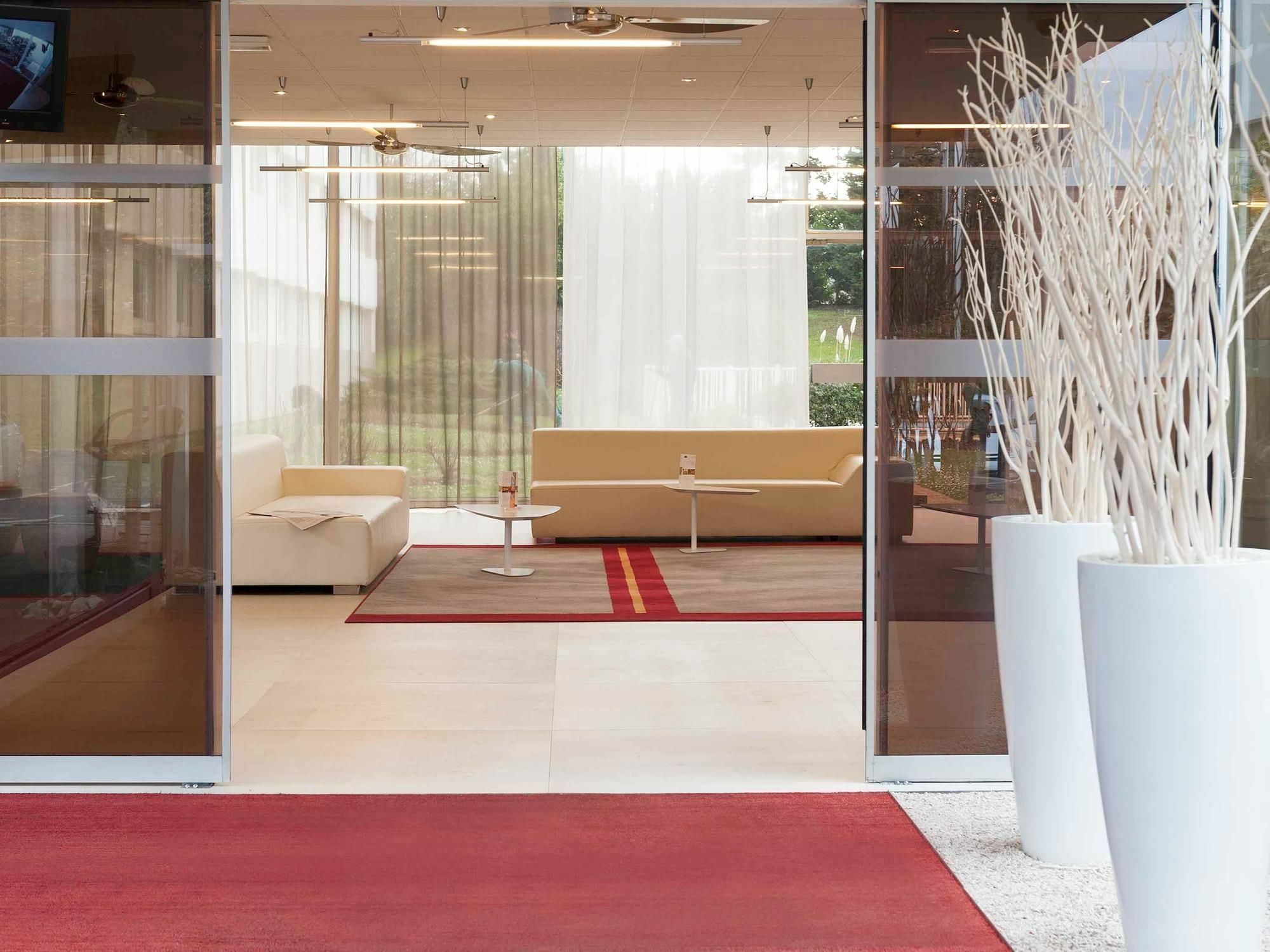 Mercure Paris Le Bourget Aeroport Ле-Блан-Мениль Экстерьер фото